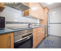 Vive la Exclusividad: Piso de Ensueño con Terraza, Vistas al Mar y Urbanización