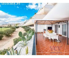 Vive la Exclusividad: Piso de Ensueño con Terraza, Vistas al Mar y Urbanización