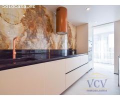 Exclusividad y Diseño con Vistas al Mar: Piso de Lujo Reformado
