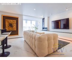 Exclusividad y Diseño con Vistas al Mar: Piso de Lujo Reformado
