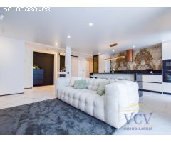 Exclusividad y Diseño con Vistas al Mar: Piso de Lujo Reformado
