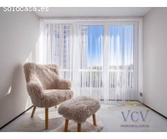Exclusividad y Diseño con Vistas al Mar: Piso de Lujo Reformado