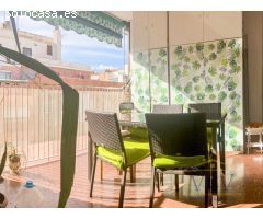Ático Exclusivo en el Corazón de Alicante: Luz, Comodidad y una Terraza de
