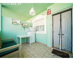 Encantadora Vivienda Adosada Reformada con Gran Terraza en Gran Alacant