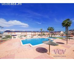 Encantadora Vivienda Adosada Reformada con Gran Terraza en Gran Alacant