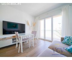 Vistas Incomparables al Mar en Primera Línea: Vivienda Reformada con Encanto en