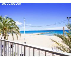 Vistas Incomparables al Mar en Primera Línea: Vivienda Reformada con Encanto en
