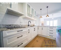 Vistas Incomparables al Mar en Primera Línea: Vivienda Reformada con Encanto en