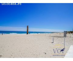 Vistas Incomparables al Mar en Primera Línea: Vivienda Reformada con Encanto en