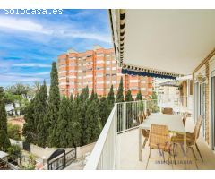 Apartamento con Terraza y Vistas al Mar a Solo 2 Minutos de la Playa - ¡Una Joya