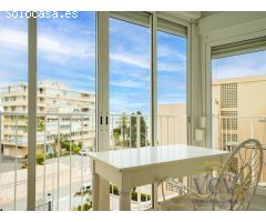 Apartamento con Terraza y Vistas al Mar a Solo 2 Minutos de la Playa - ¡Una Joya