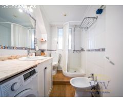 Apartamento con Terraza y Vistas al Mar a Solo 2 Minutos de la Playa - ¡Una Joya