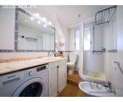 Apartamento con Terraza y Vistas al Mar a Solo 2 Minutos de la Playa - ¡Una Joya