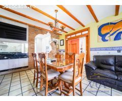 Exclusivo Chalet con Encanto Mediterráneo, Piscina Privada y Patio Andaluz en