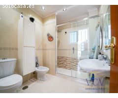 Exclusivo Chalet con Encanto Mediterráneo, Piscina Privada y Patio Andaluz en