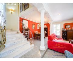 Exclusivo Chalet con Encanto Mediterráneo, Piscina Privada y Patio Andaluz en