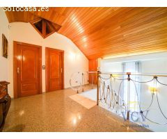 Exclusivo Chalet con Encanto Mediterráneo, Piscina Privada y Patio Andaluz en