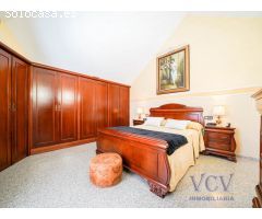 Exclusivo Chalet con Encanto Mediterráneo, Piscina Privada y Patio Andaluz en