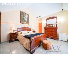 Exclusivo Chalet con Encanto Mediterráneo, Piscina Privada y Patio Andaluz en