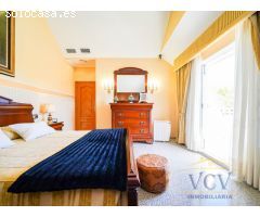Exclusivo Chalet con Encanto Mediterráneo, Piscina Privada y Patio Andaluz en