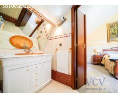 Exclusivo Chalet con Encanto Mediterráneo, Piscina Privada y Patio Andaluz en