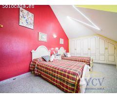 Exclusivo Chalet con Encanto Mediterráneo, Piscina Privada y Patio Andaluz en