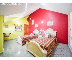 Exclusivo Chalet con Encanto Mediterráneo, Piscina Privada y Patio Andaluz en