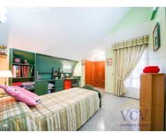 Exclusivo Chalet con Encanto Mediterráneo, Piscina Privada y Patio Andaluz en