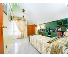 Exclusivo Chalet con Encanto Mediterráneo, Piscina Privada y Patio Andaluz en
