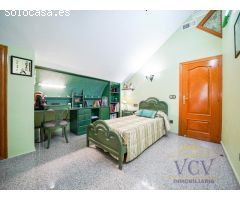 Exclusivo Chalet con Encanto Mediterráneo, Piscina Privada y Patio Andaluz en