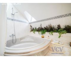 Exclusivo Chalet con Encanto Mediterráneo, Piscina Privada y Patio Andaluz en