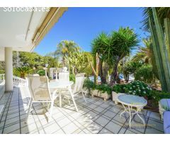 Exclusivo Chalet con Encanto Mediterráneo, Piscina Privada y Patio Andaluz en