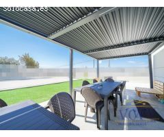 Chalet de diseño moderno con piscina, tecnología avanzada y eficiencia