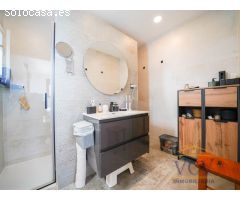 Chalet de diseño moderno con piscina, tecnología avanzada y eficiencia