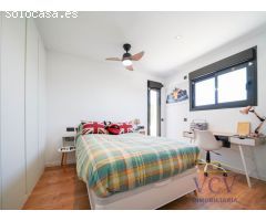 Chalet de diseño moderno con piscina, tecnología avanzada y eficiencia