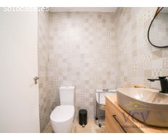 Chalet de diseño moderno con piscina, tecnología avanzada y eficiencia