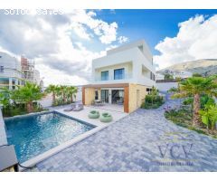 Exclusiva Villa de Lujo con Vistas Panorámicas y Diseño Vanguardista