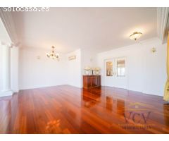 Exclusivo Ático con Vistas Panorámicas y Terraza Privada en Playa de San Juan
