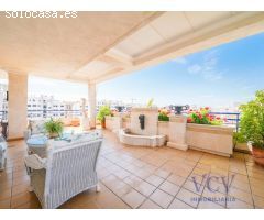 Exclusivo Ático con Vistas Panorámicas y Terraza Privada en Playa de San Juan
