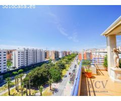 Exclusivo Ático con Vistas Panorámicas y Terraza Privada en Playa de San Juan
