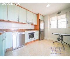 Exclusivo Ático con Vistas Panorámicas y Terraza Privada en Playa de San Juan