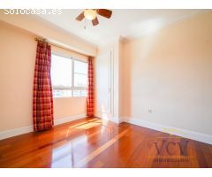 Exclusivo Ático con Vistas Panorámicas y Terraza Privada en Playa de San Juan