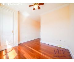 Exclusivo Ático con Vistas Panorámicas y Terraza Privada en Playa de San Juan