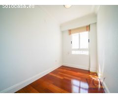 Exclusivo Ático con Vistas Panorámicas y Terraza Privada en Playa de San Juan