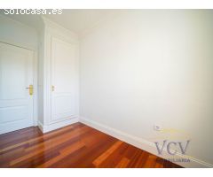 Exclusivo Ático con Vistas Panorámicas y Terraza Privada en Playa de San Juan