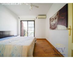 Tu Refugio en Gran Alacant: Encantador Bungalow con Vistas, Terraza y Espacios