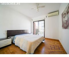 Tu Refugio en Gran Alacant: Encantador Bungalow con Vistas, Terraza y Espacios