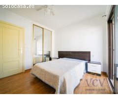 Tu Refugio en Gran Alacant: Encantador Bungalow con Vistas, Terraza y Espacios