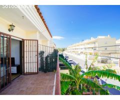 Tu Refugio en Gran Alacant: Encantador Bungalow con Vistas, Terraza y Espacios