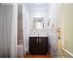 Tu Refugio en Gran Alacant: Encantador Bungalow con Vistas, Terraza y Espacios